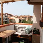 Vacanze In Mansarda 아파트 오리스타노